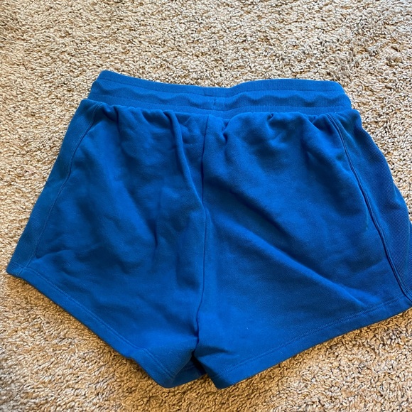 Woman’s Champion Sweat Shorts Size Medium - Picture 4 of 4